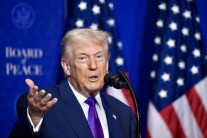 트럼프 “평화가 제일 싸다”…평화위 첫 회의서 이란에 열흘 시한 [1일1트]