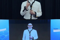 ‘교수님’ 지드래곤  “틀려도 괜찮아”…카이스트 졸업식서 축사