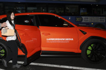 귀국한 ‘람보르길리’, 람보르기니 타고 귀가