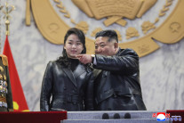 “한국, 동족서 배제” “미국 대화여지”…김정은 ‘코리아 패싱’ 노골화