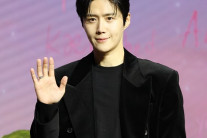 소속사 “김선호, 개인 소득세 추가 납부…법인 이해 부족 사과”