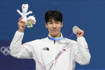 황대헌, 쇼트 남 1500m 은메달…‘일등공신’ 신동민 4위[2026 동계올림픽]