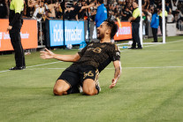 손흥민 MLS 시즌 첫골 또 불발…쇼니에어 멀티골 LAFC는 4연승 무패
