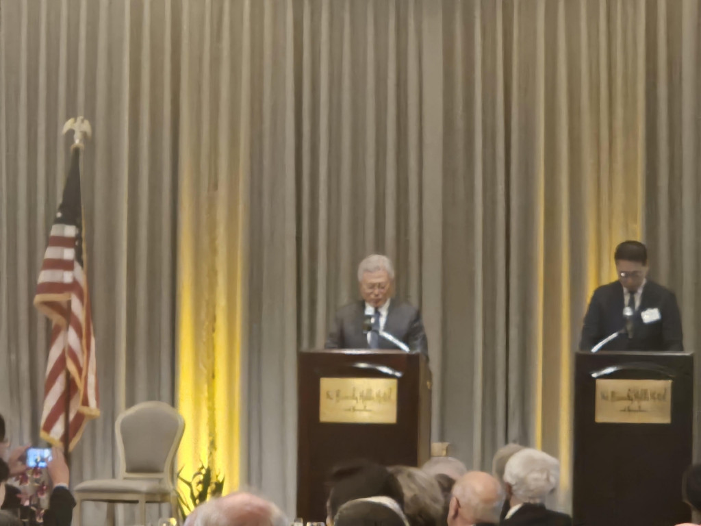 미국 로스앤젤레스(LA) 태평양세기연구소 만찬에서 인사말 하는 문재인 전 대통령[촬영 김경윤=연합]