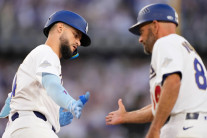 MLB 개막…다저스 역전승, 루키들 맹활약