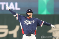 [WBC] 홈런에 2연속 적시타로 4타점…기적을 만든 문보경
