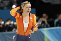 “호날두 뛰어 넘었다”…‘스포츠 브라’ 노출한 그 선수 유니폼, 무려 22만불에 낙찰