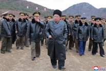 당대회 막내리자 ‘김정은 띄우기’ 총력…“당대회 투쟁노선 관철에 총매진”