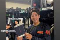 역시 오타니…일본 대표팀 전원에 헤드폰 쐈다