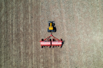 “하필 파종 코앞인데”…이란전쟁 탓 비료·디젤값 급등, 글로벌 농가 전전긍긍