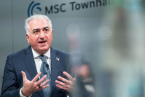 “왕의 귀환인가, 민주주의인가”…전쟁 속 복귀 노리는 팔레비 왕가