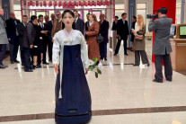 북한 ‘미스터리’ 한복 여성로봇 깜짝 등장…작동 원리·기능은?