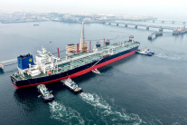 일부 선박 호르무즈 통과하자 국제유가 하락…WTI 5% ↓