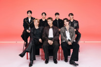 역시 BTS, 하루 만에 약 400만 장 팔아치워…‘스윔’, 90개국 1위 [BTS 컴백]