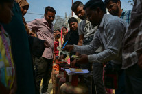중동 전쟁의 숨은 피해 ‘인도’…원유 90% 외부 의존 구조 직격탄[디브리핑]