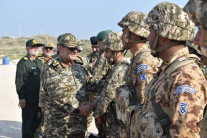 미국 ‘1만명’ 추가파병 검토 vs 이란 ‘100만 대군’ 조직