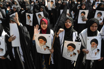 [하메네이 사망] 파키스탄 친이란 시위 격화…미국 영사관 습격에 9명 숨져