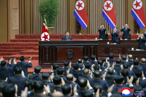 김정은 “한국 가장 적대국으로 공인…핵보유국 지위 절대 불퇴”