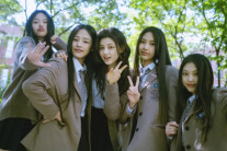 뉴진스 세 멤버, 코펜하겐에서 목격…“새 음악 서사 담는 과정”