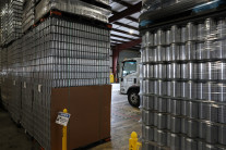 “전쟁 터지자 알루미늄 가격 폭등”…15% 뛰더니 ‘전례없는 블랙홀’ 경고