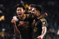 “‘블라블라’ 더 해봐”…시즌 첫 필드골 손흥민, 울분의 세리머니