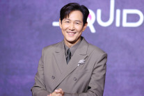 이정재, 신영균예술문화재단 이사에…“안성기 선배 유지 받드는 데 책임감”