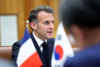 트럼프-마크롱, 격화되는 상호 비방전