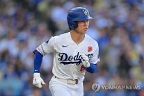 투수 오타니 또 선두타자 홈런…첫 좌익수맡은 김혜성 1안타 1득점