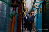 “대통령 방문은 처음”…이 대통령, 쪽방촌 방문해 폭염 대비 점검
