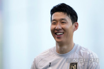 “축구 최우선”이라던 손흥민, ‘깜짝’ 발언…“가정 꾸리고 따뜻한 아빠 되고 싶어”