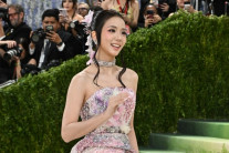 “블랙핑크 지수가 옷 훔쳐갔다” 반년간 답변 않더니 폭로 터지자…