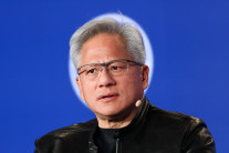 “당신을 대체하는 건 AI 쓰는 사람” 젠슨 황 ‘AI 발상지’ 졸업식서 서늘한 경고