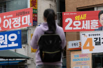 불 타고 무단 철거도…전국 선거 현수막 ‘수난시대’