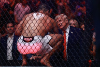 트럼프 팔순잔치는 6천만달러짜리 ‘백악관 UFC쇼’…비용 어디서 감당하나