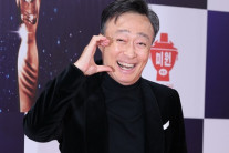“염혜란 상 못 받아 욕했다”…이성민 수상 소감에 갑론을박