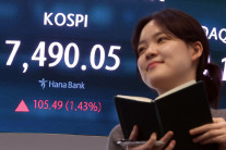 환율, 1430원대까지 떨어진다…외인, 국장 쇼핑 나설까 [투자360]