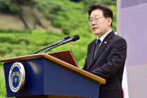 “악질 장사치의 패륜행위” 이 대통령, 거듭 스타벅스 비판…4·16 사이렌 이벤트 지적