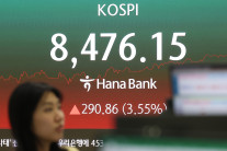 코스피 8000·성장률 1.7%…반도체가 끌었지만 청년은 못 웃었다