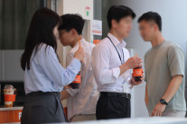 “뜨거운 커피는 속이 답답”…MZ는 왜 ‘얼죽아’일까 [식탐]