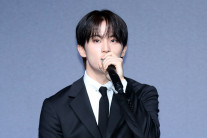 NCT 마크, 인종차별 상징 의상 논란…“빈티지 아이템 착용”