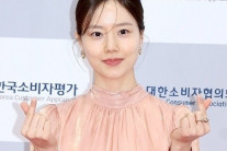 문채원, 비공개 결혼식…“설레기도 한다” 4월 직접 발표 후 두 달만