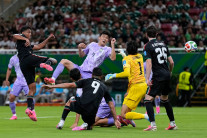 통한의 골키퍼 펌블…한국, 멕시코에 0-1 패