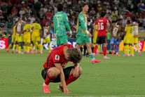 구슬 꿰서 보배 못 만드는 홍명보…한국축구 퇴보 초래
