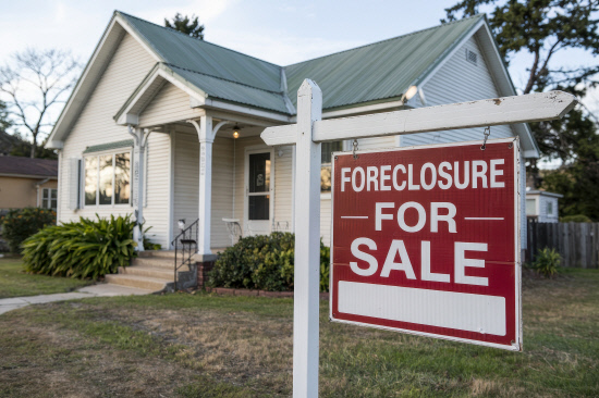 foreclosure sign