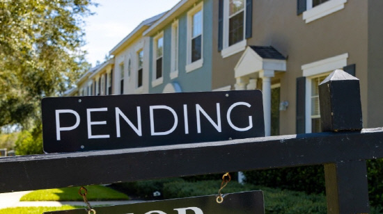 pending home sale-getty image