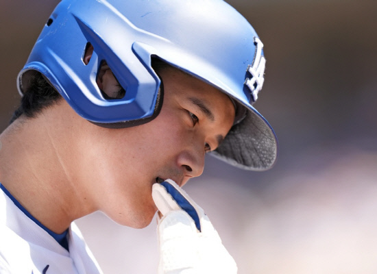 OHTANI-SLUMP-AP