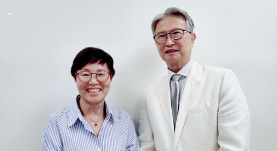 사진 엄은자 원장 김홍래 회장
